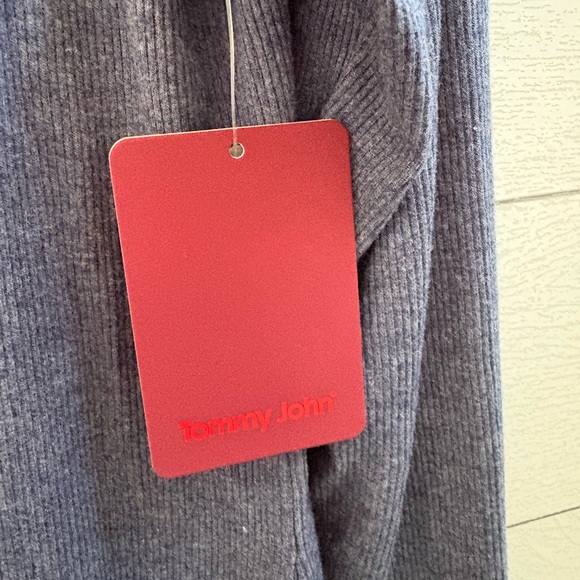 Tommy John Women's Downtime Henley long sleeve pajama sleep top, Size Large, NWT - Picture 7 of 10